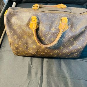 Pre-Loved Louis Vuitton Speedy 30